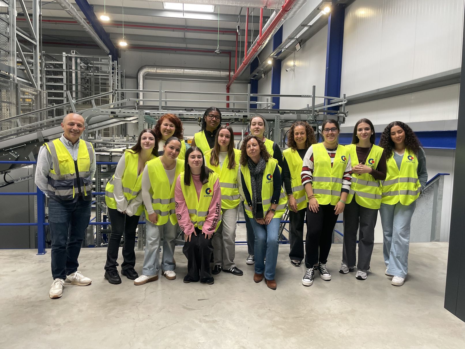 CIFP CERDEÑO:VISITA COFAS DEL ALUMNADO DE 2º DE FARMACIA
